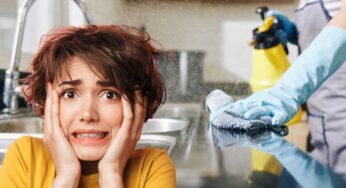I panni in microfibra sono indispensabili in casa, ma occhio a questo errore: è la (vera) causa dei cattivi odori in cucina