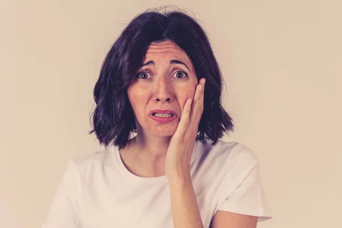 donna faccia spaventata
