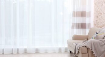 Le tende lunghe al pavimento sono fuori moda, ora tutti scelgono questa alternativa più elegante